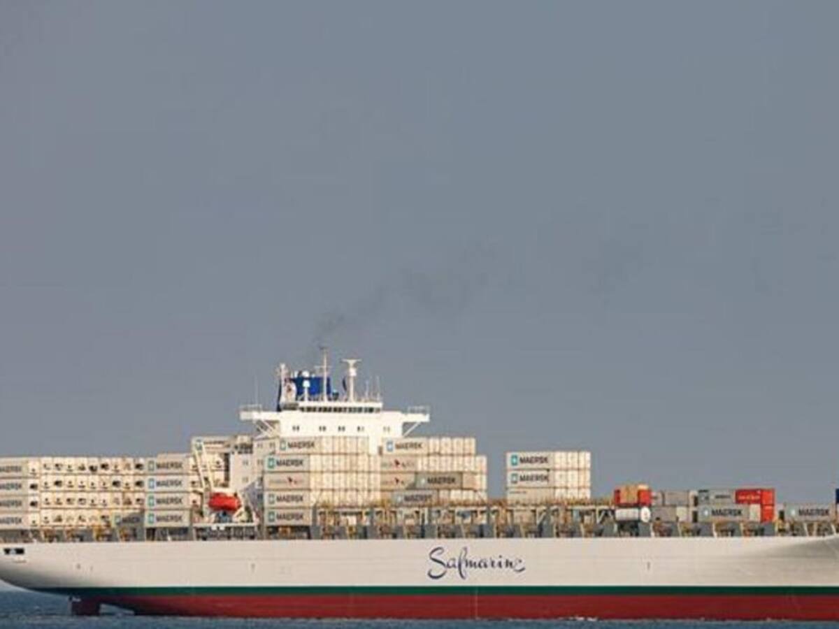 Herido leve un estibador al sufrir una caída en un buque atracado en APM Terminals