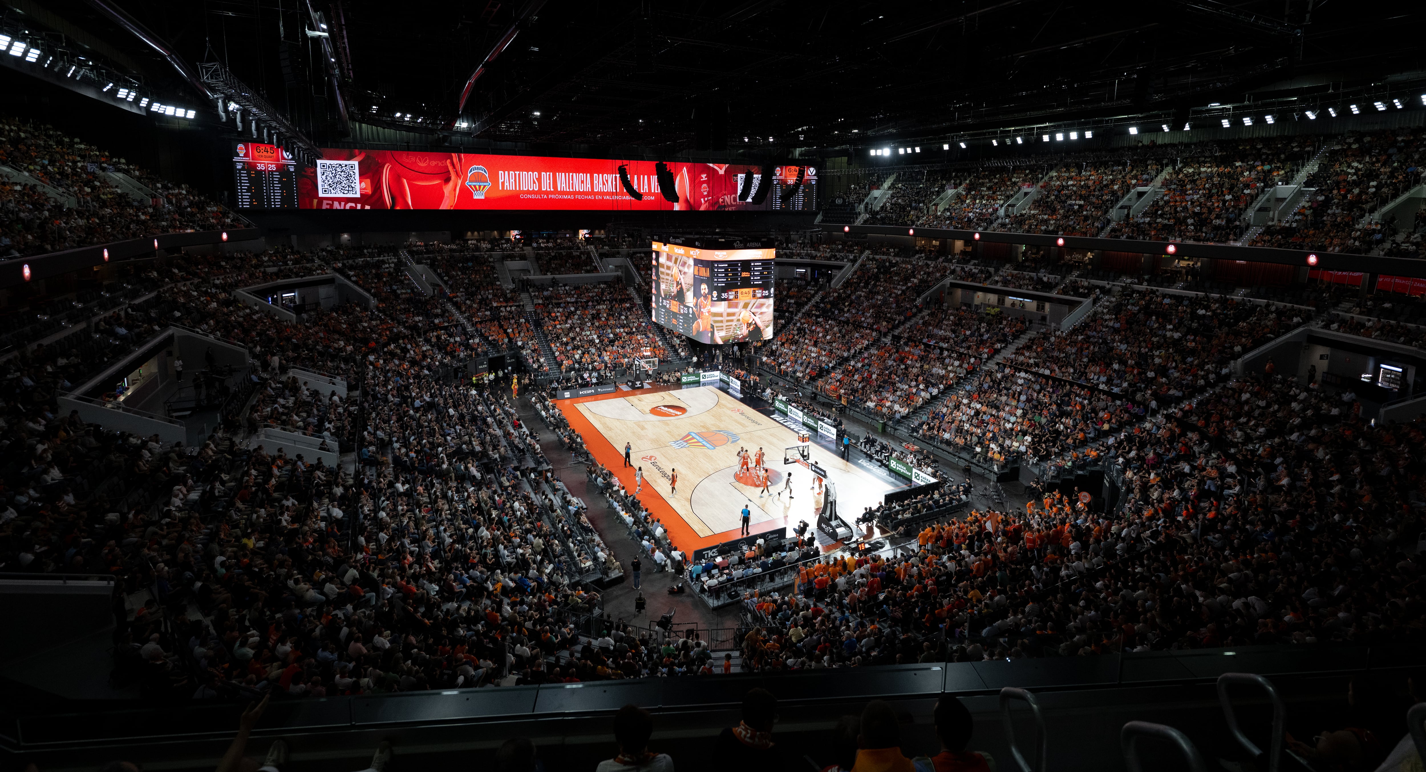 VALENCIA, SPAIN - OCTOBER 03: Panoramic view inside the arena during the EuroLeague match between Valencia Basket and Virtus Bologna at Roig Arena on October 03, 2025 in Valencia, Spain. (Photo by JM Casares/Euroleague Basketball)