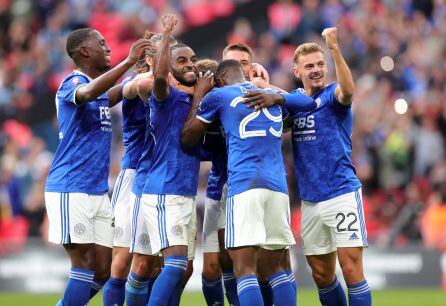 Los jugadores del Leicester celebrando el gol de Iheanacho