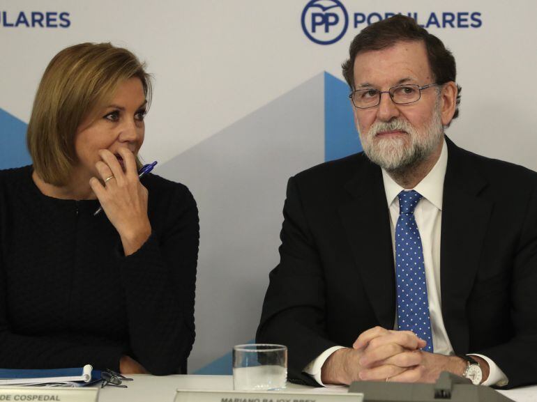 El presidente del PP, Mariano Rajoy, y la secretaria general, María Dolores de Cospedal, durante la reunión del Comité Ejecutivo Nacional del partido 