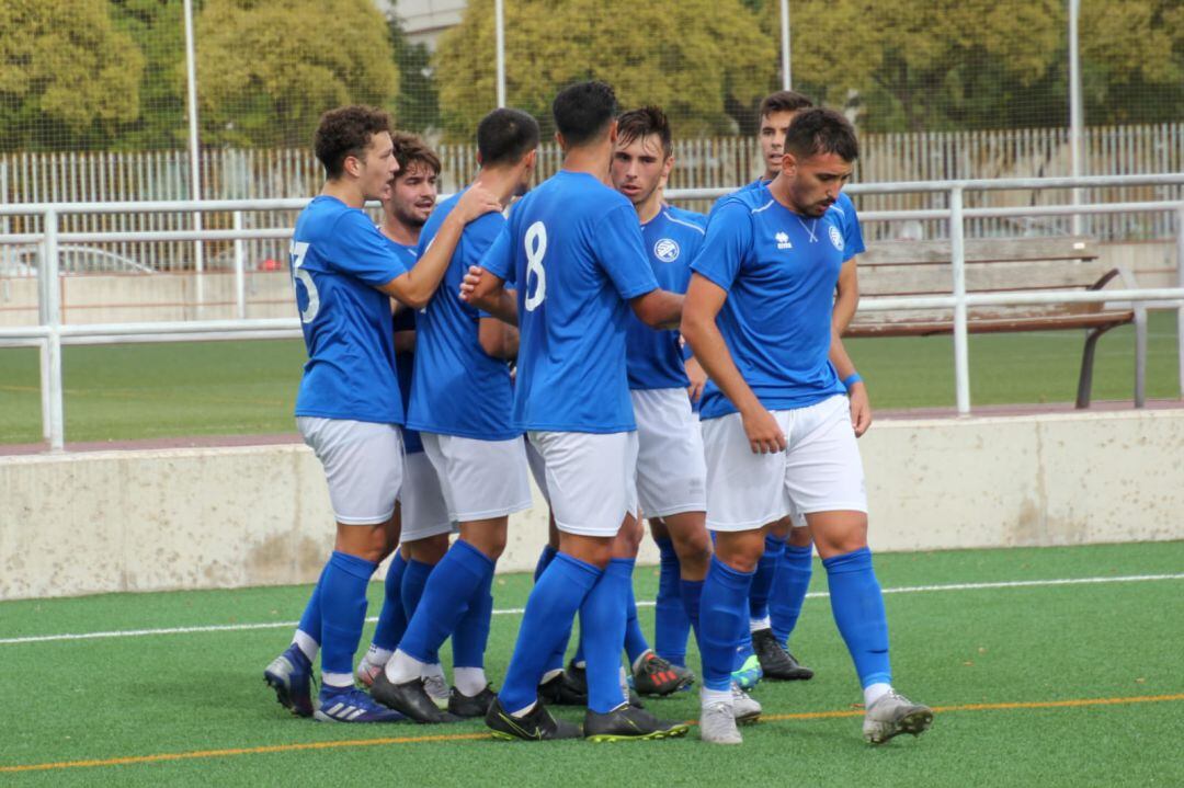 Jugadores del Xerez DFC B celebrando uno de los goles