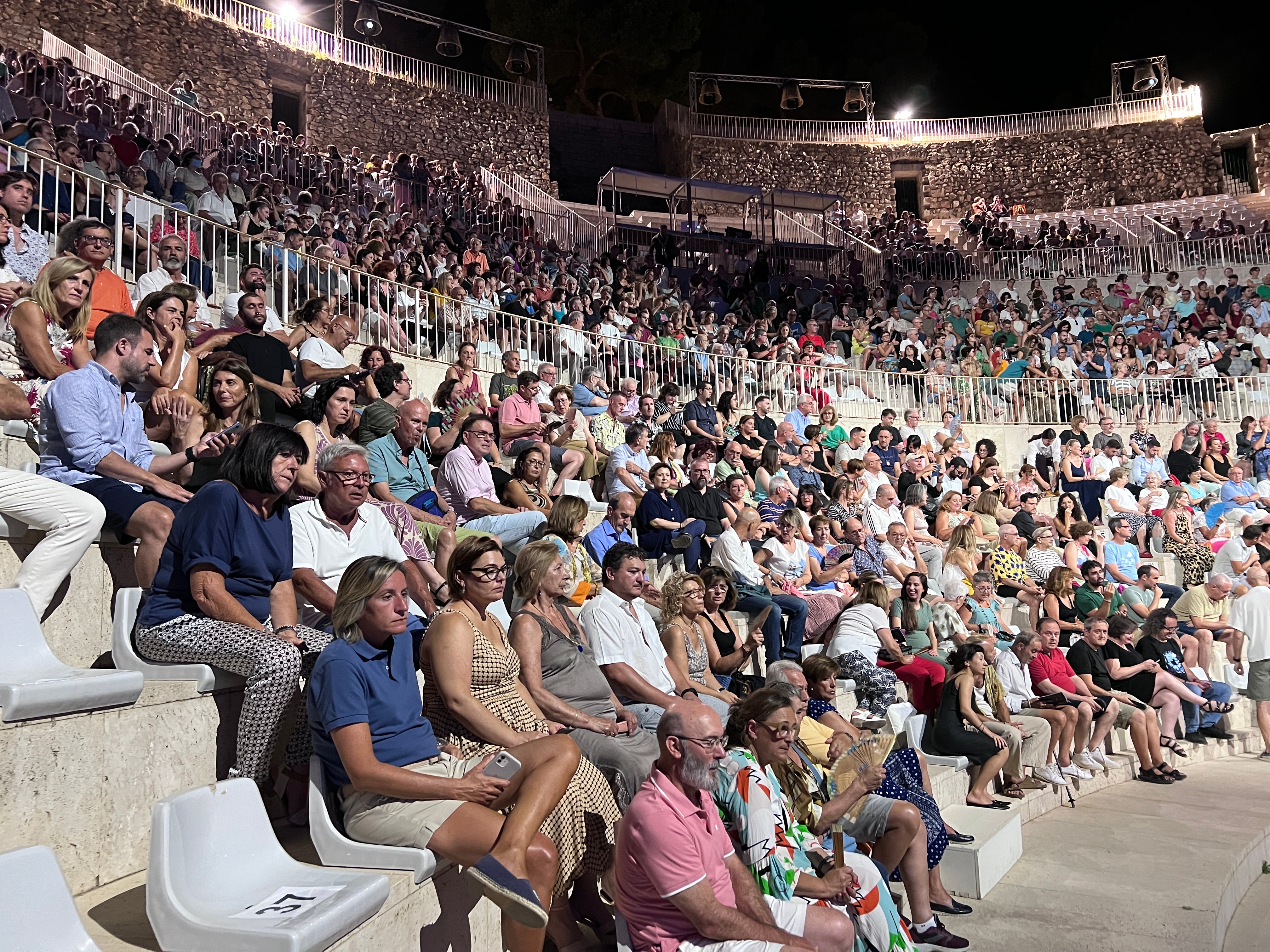 Público en el Teatro de Sagunt