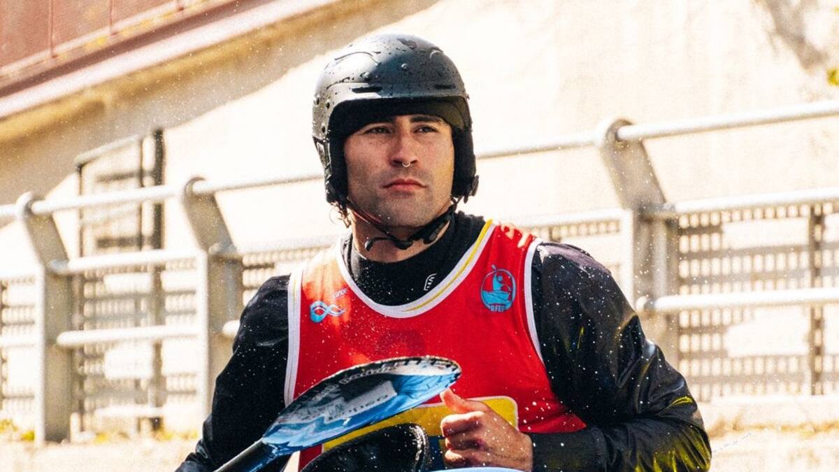 Entrevista a Manu Ochoa, palista de Tomiño que competirá en kayak cross en los Juegos de París