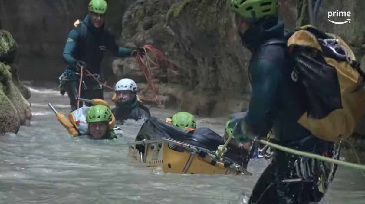 Fotograma de C.A.E.M. La forja del rescate