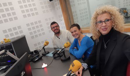 Raúl del Olmo, Cristina Díaz y Mar Gasco en los estudios de nuestra emisora.