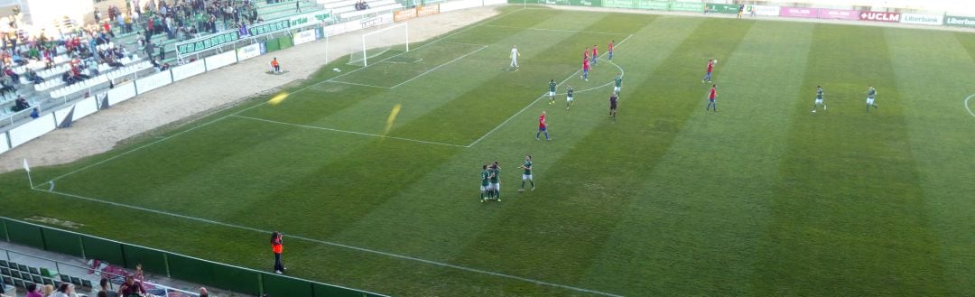 Jugadores del Toledo festejan el gol de Rubén Moreno