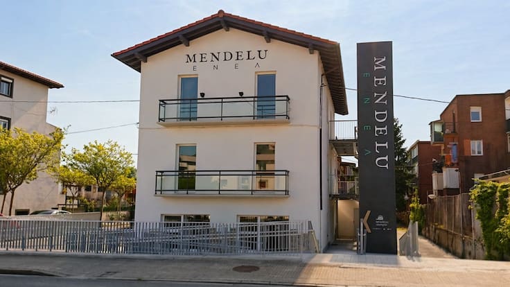 Hondarribia estrena Mendelu Enea y activa la Open Gela para definir el futuro del barrio con participación vecinal