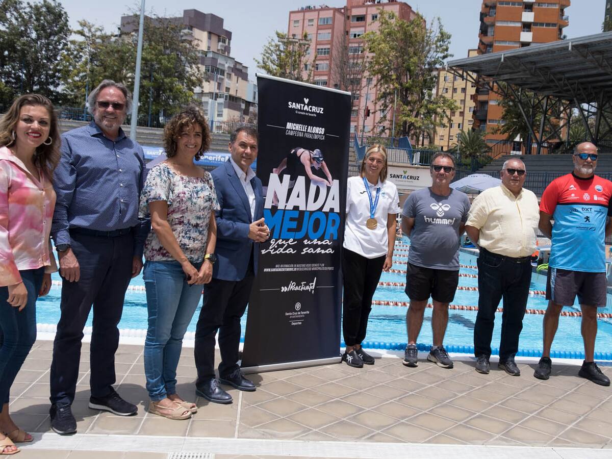 Santa Cruz promociona la natación con la campaña “Nada mejor que una vida sana”