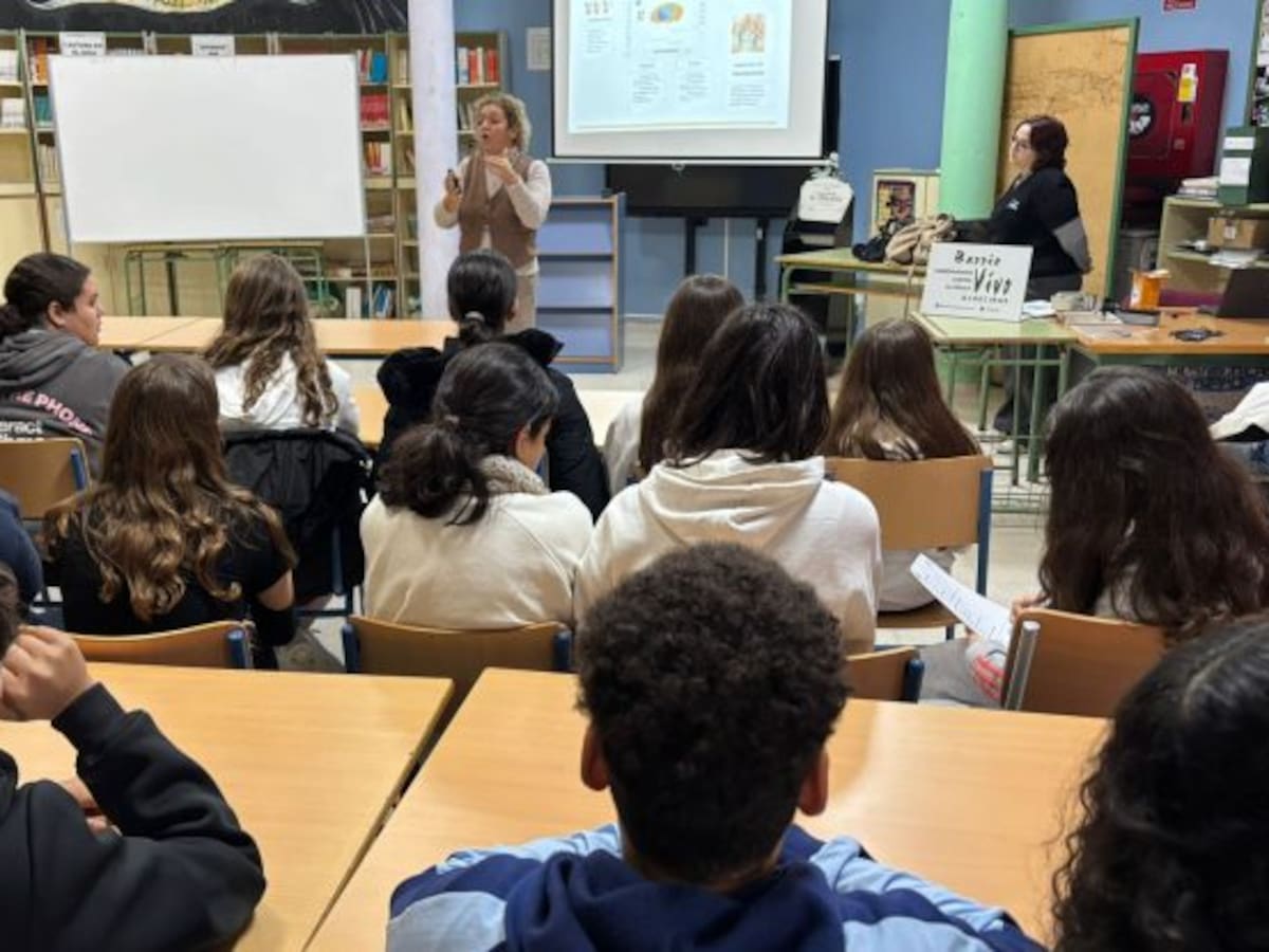 Barrio Vivo advierte que el 96 por ciento de los menores usan internet de forma habitual