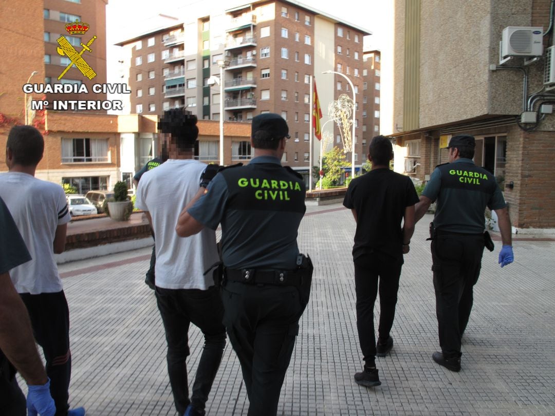 Traslado de los detenidos a la Comandancia de la G. Civil