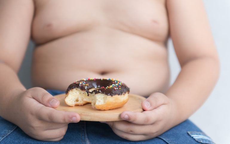 El consumo de bollería está muy relacionado con la obesidad infantil.