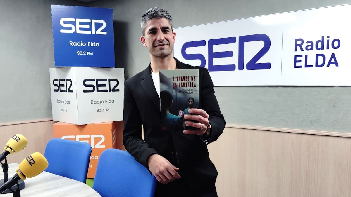 Entrevista | David Zorel presenta “Por fuera del móvil”
