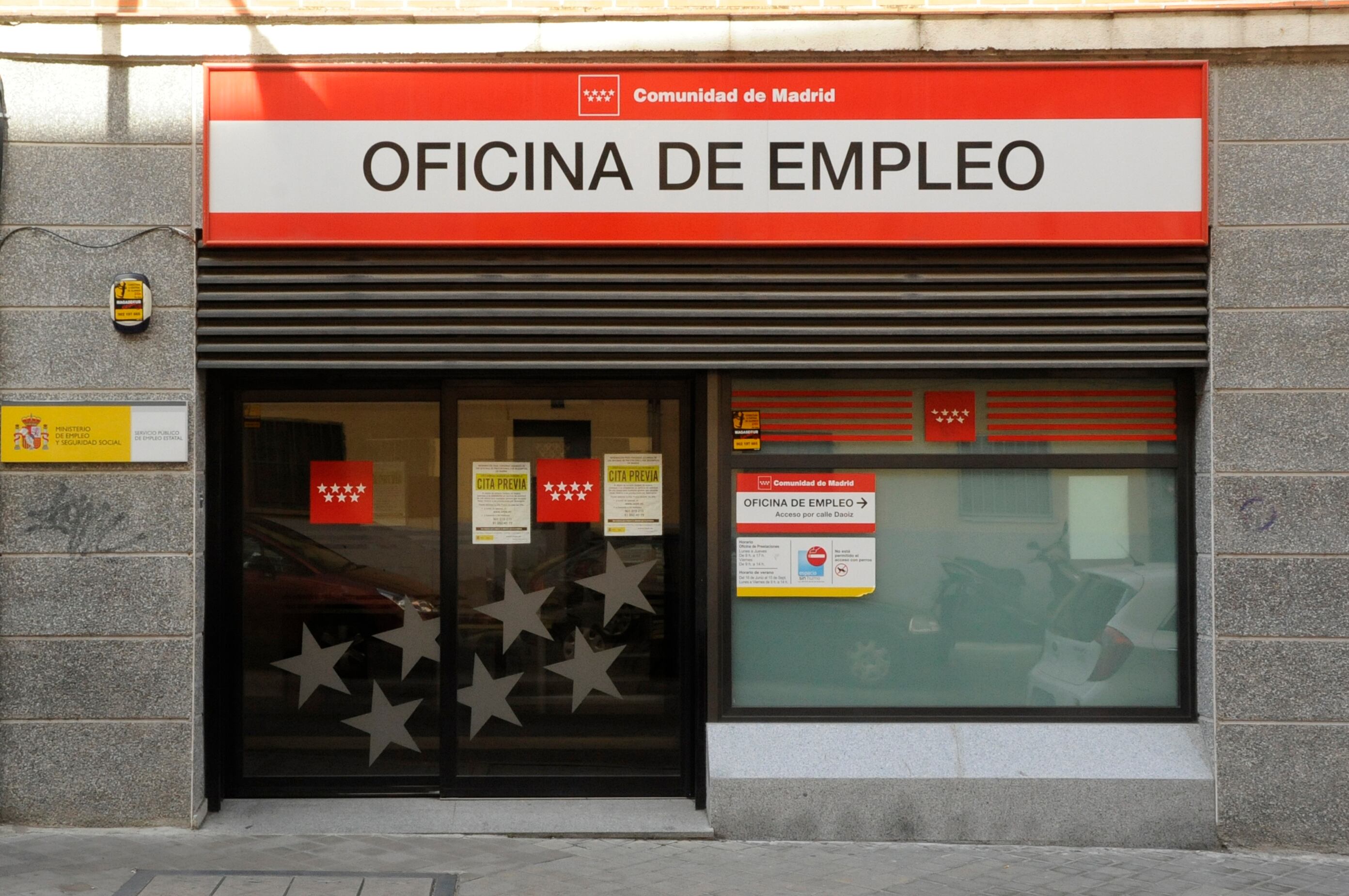 Fachada de una de las oficinas de empleo de Móstoles