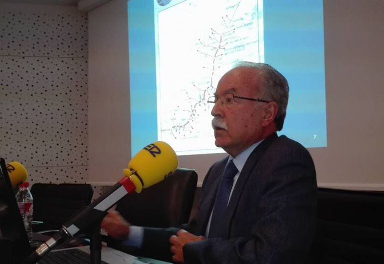 El presidente de la APBA, Manuel Morón, durante su ponencia en el Foro Logístico de Campo de Gibraltar.
