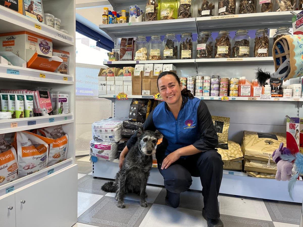 De administrativa en una bodega, a cuidar y buscar el bienestar de cientos de animales en Aranda de Duero
