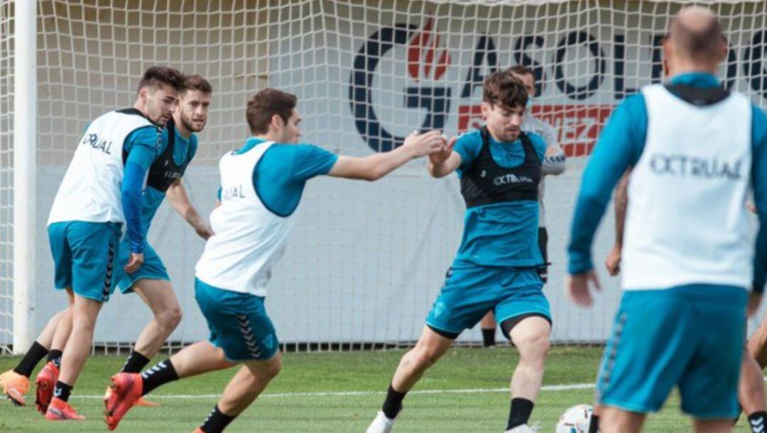 Fran García durante un entrenamiento con el Albacete
