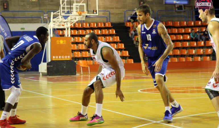 El húngaro Adam Hanga jugó los primeros minutos de la pretemporada en Burgos.