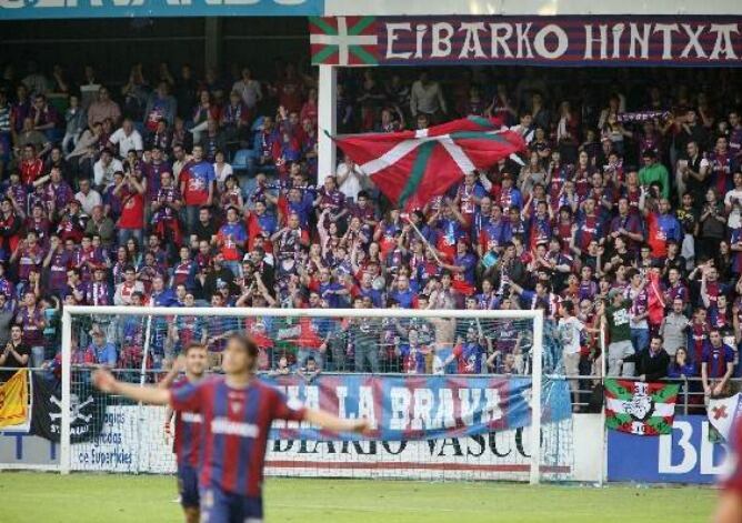La peña Eskozia la Brava, la peña más representativa del Eibar.