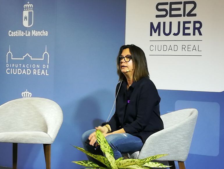 Àngels Barceló durante su intervención en el Foro SER Mujer