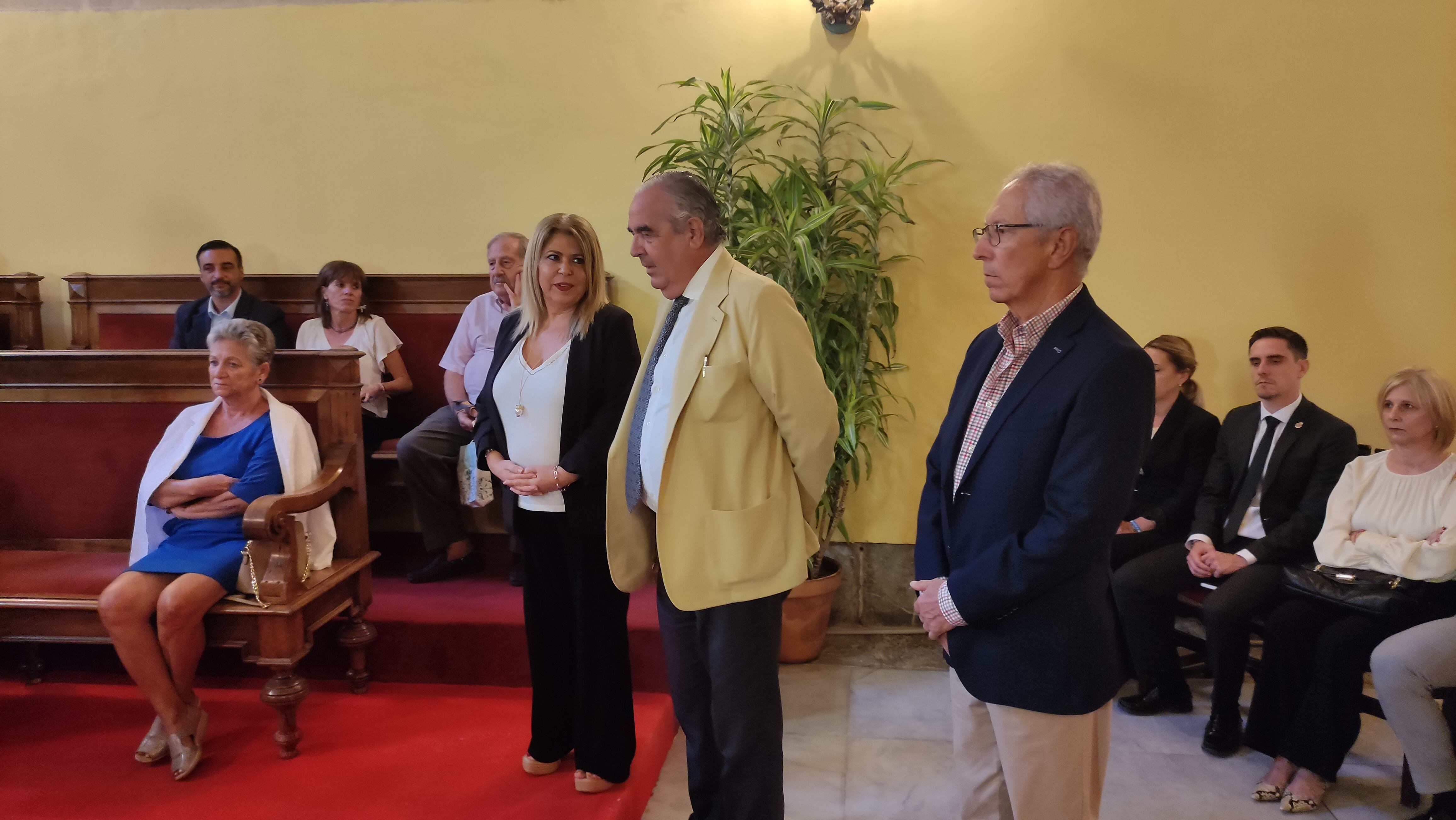 Ignacio de la Calle y Rafael Coca junto a la alcaldesa de Jerez