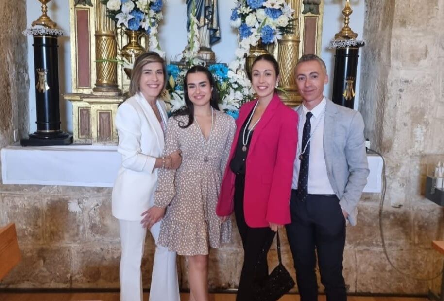 Miguel Ángel, con su mujer e hijas