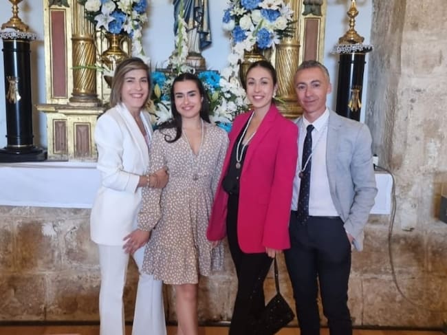 Miguel Ángel, con su mujer e hijas