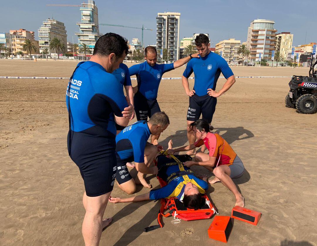 Ejercicios de entrenamiento de la Cruz Roja Gandia