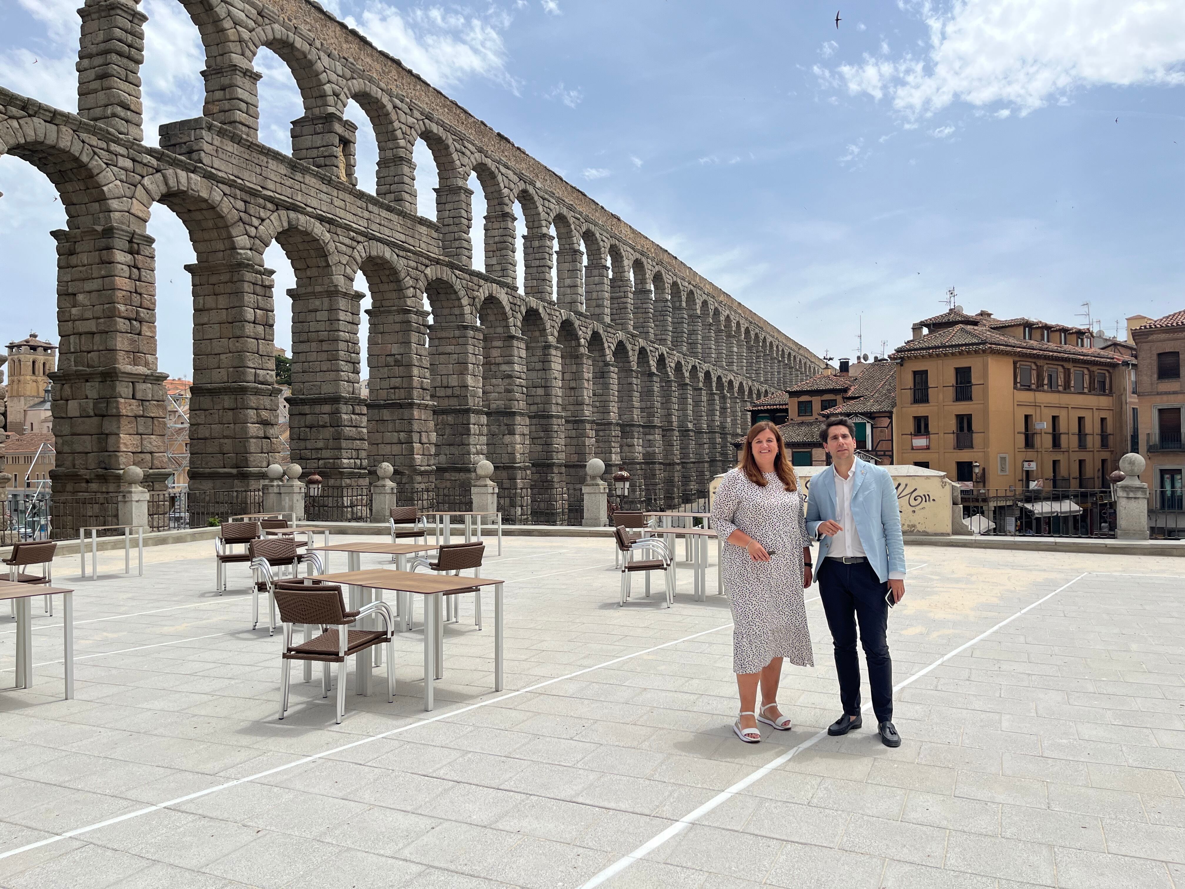 Finalizan las obras en la terraza de Santa Columba