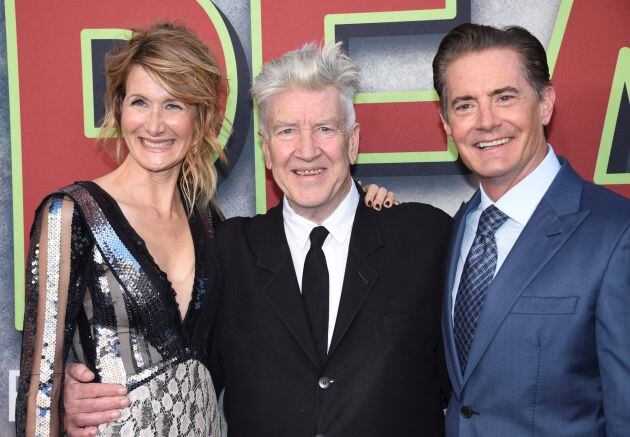 Kyle MacLachlan (derecha) David Lynch (centro) y Laura Dern, en la presentación en Los Ángeles