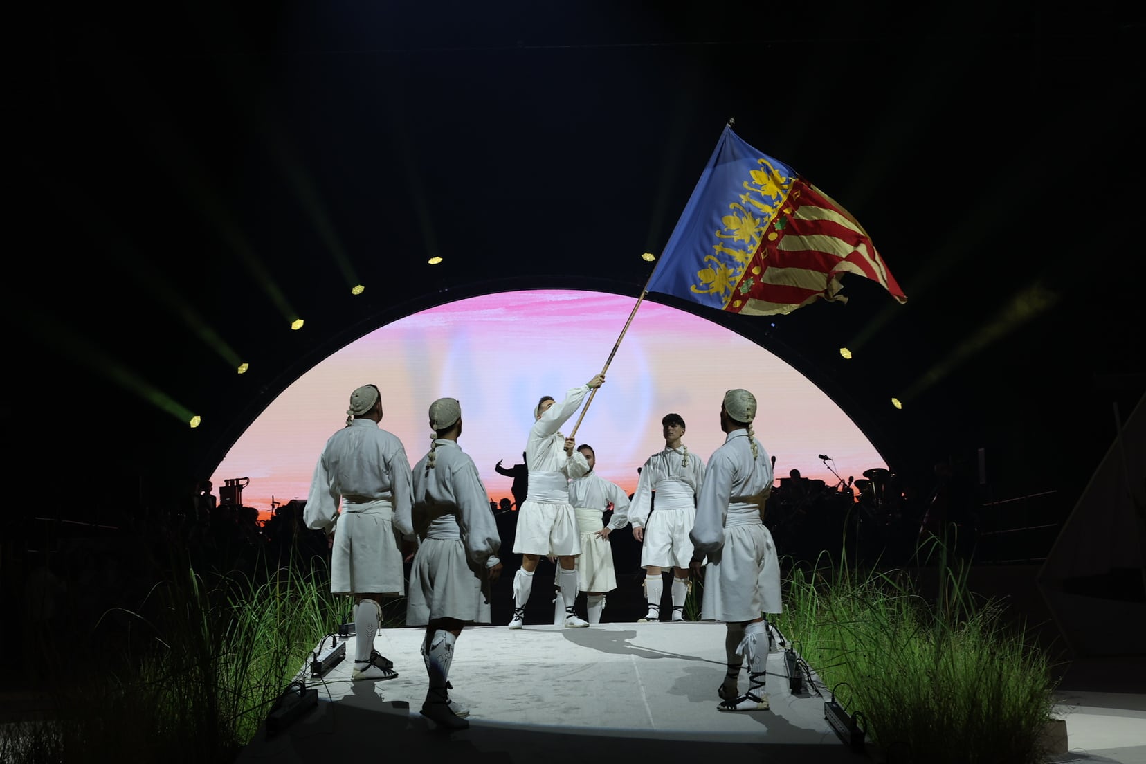 El Roig Arena acoge por primera vez la gala de elección de candidatas a Falleras Mayores de València