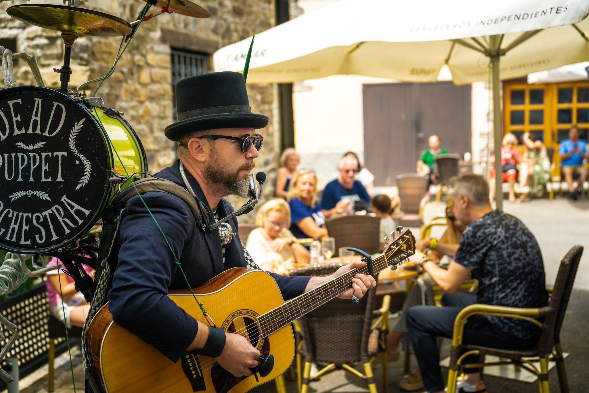 Las actuaciones serán de 45-50 minutos de duración y a la misma hora tocarán varios grupos en diferentes puntos emblemáticos del municipio