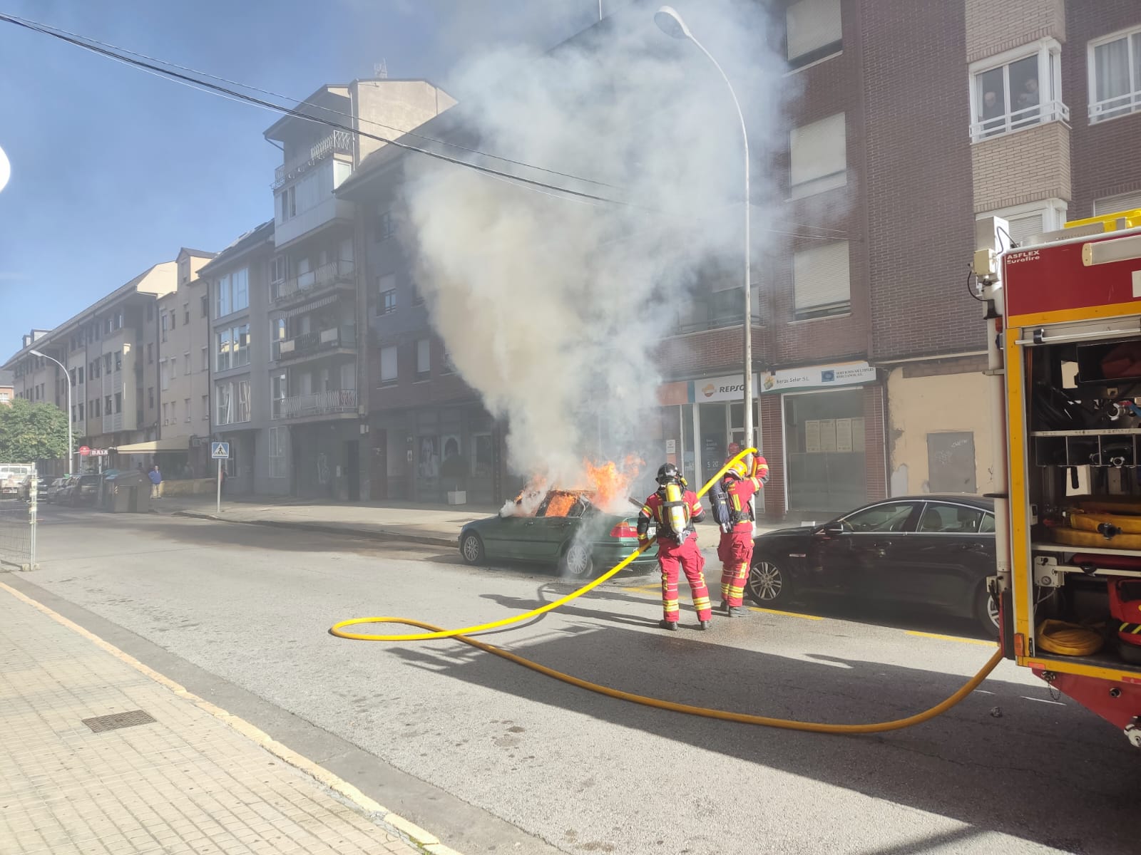 Incendio vehículo Ponferrada