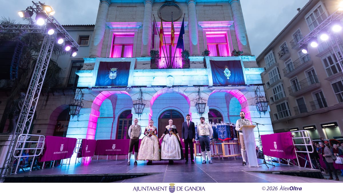 Emoción en la entrega de Premios Literios de las Fallas de Gandia