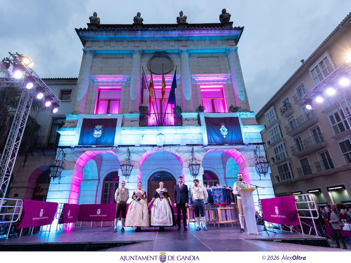 Emoción en la entrega de Premios Literios de las Fallas de Gandia
