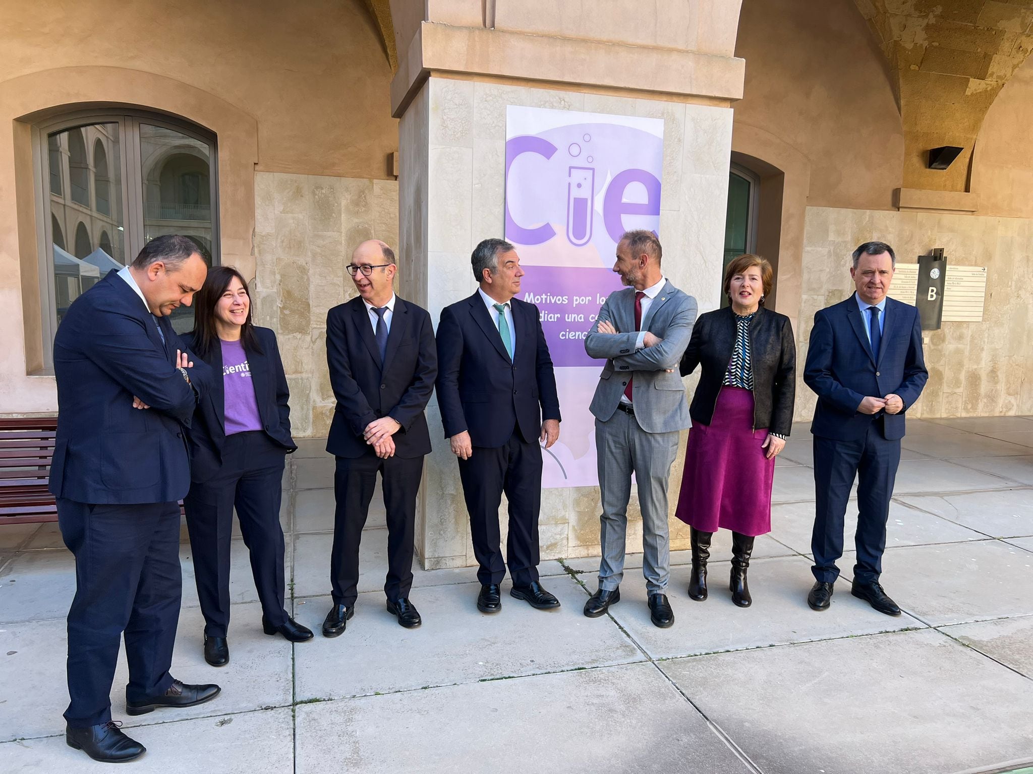 Bea y Claudia descubren su pasión por la ingeniería entre molinos de viento y sueños de Fórmula 1 en la UPCT