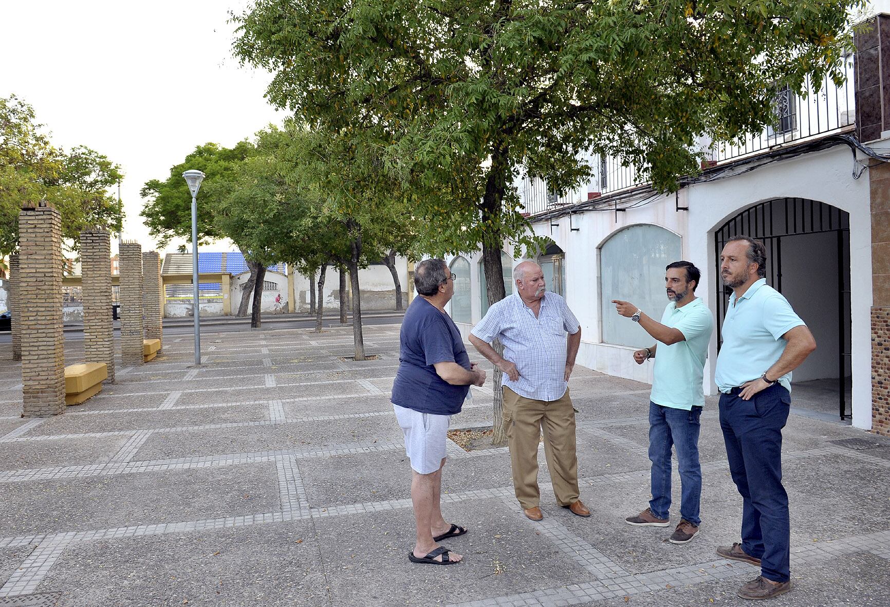 José Antonio Díaz durante su visita a la barriada Federico Mayo