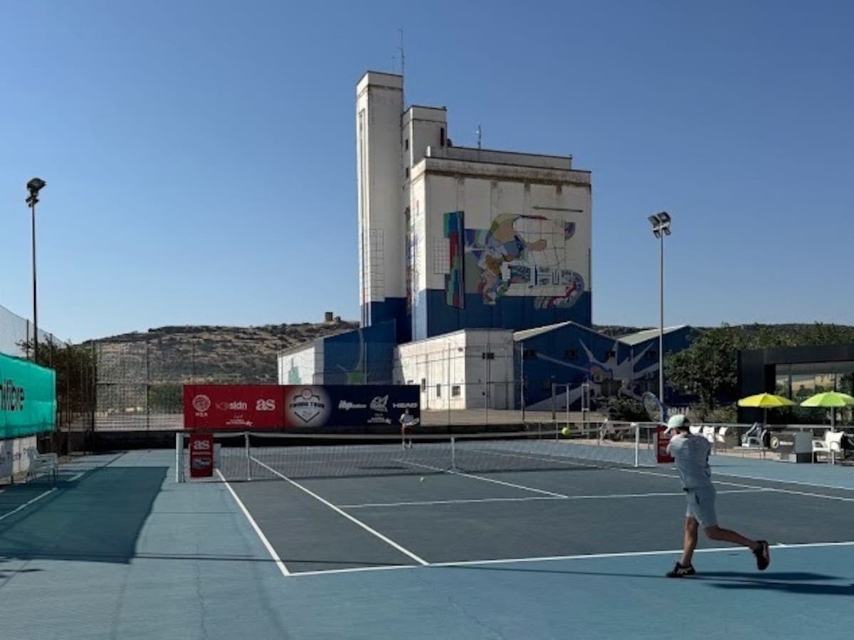 En julio estarán listas las primeras cuatro pistas de tenis del Complejo de Alto Rendimiento de Corral de Calatrava