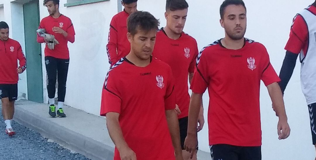 Antón (i) junto a compañeros de la pasada temporada