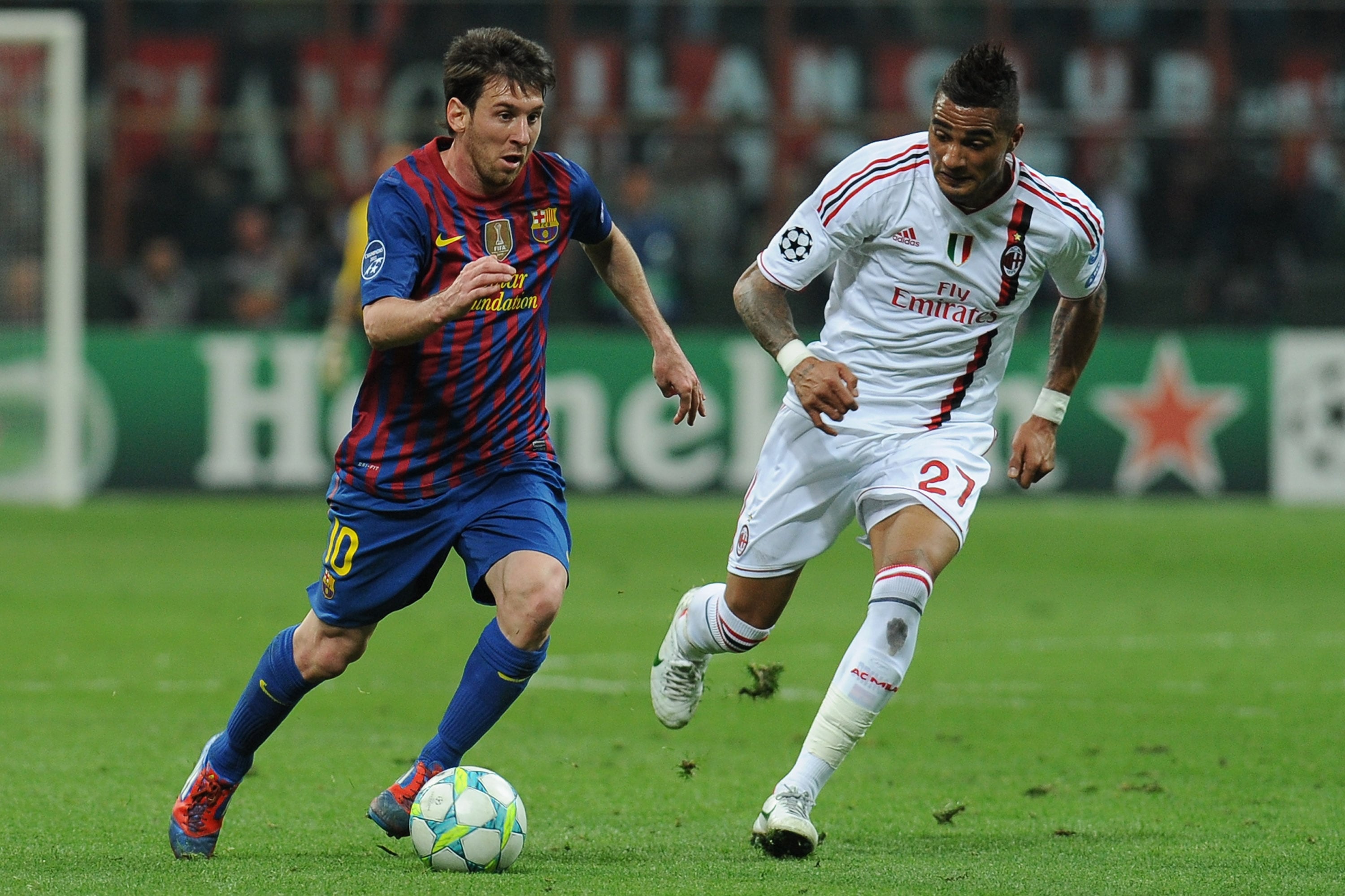 Leo Messi y Kevin Prince Boateng, durante un partido entre AC Milan y FC Barcelona