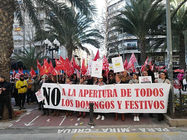 UGT y CCOO contra la apertura de todos los domingos y festivos