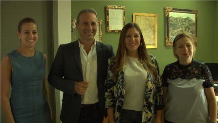 Nuria Serrano, concejala de turismo, Antonio J.Rodriguez, alcalde de Cazorla; Raquel Morales, delegada de Turismo, Justicia y Administración Local y la jefa de servicio de la delegación, Maria del Mar Gónzalez