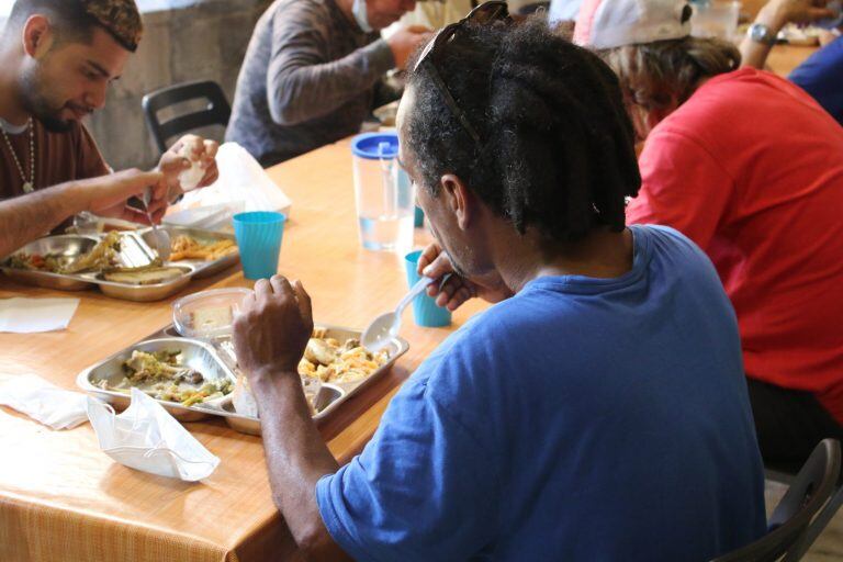 La parròquia de Santa Anna ofereix diàriament menjar