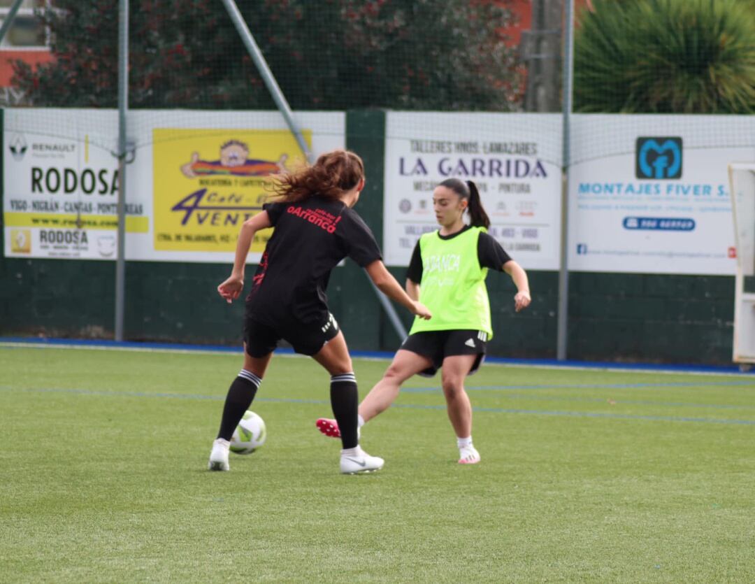 Imagen de un entrenamiento de las jugadoras del Victoria 