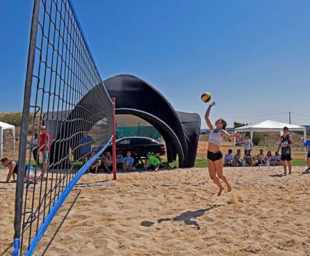 En este complejo deportivo hay una pista de voley-playa