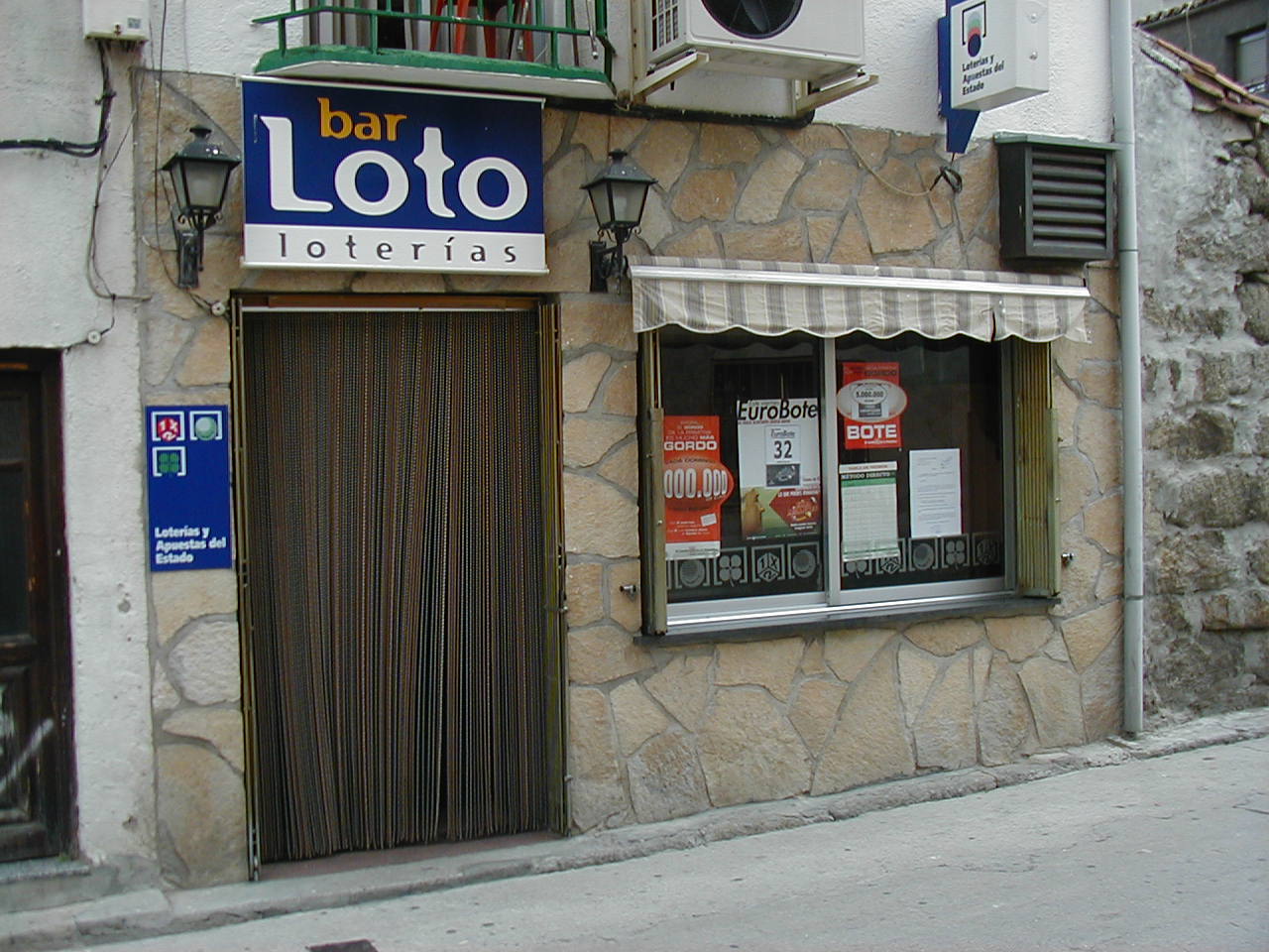 El Bar Loto ha vendido tres décimos del tercer premio