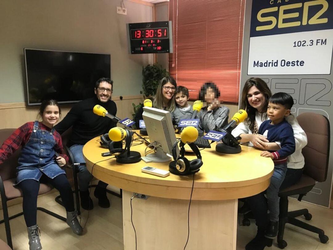 Vera, Daniel, Rocío, Marcos, Vero, Eva y Dani en el estudio de SER Madrid Oeste