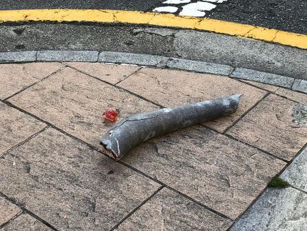 Parte del arco de la figura del Teucro que cayó a la calle