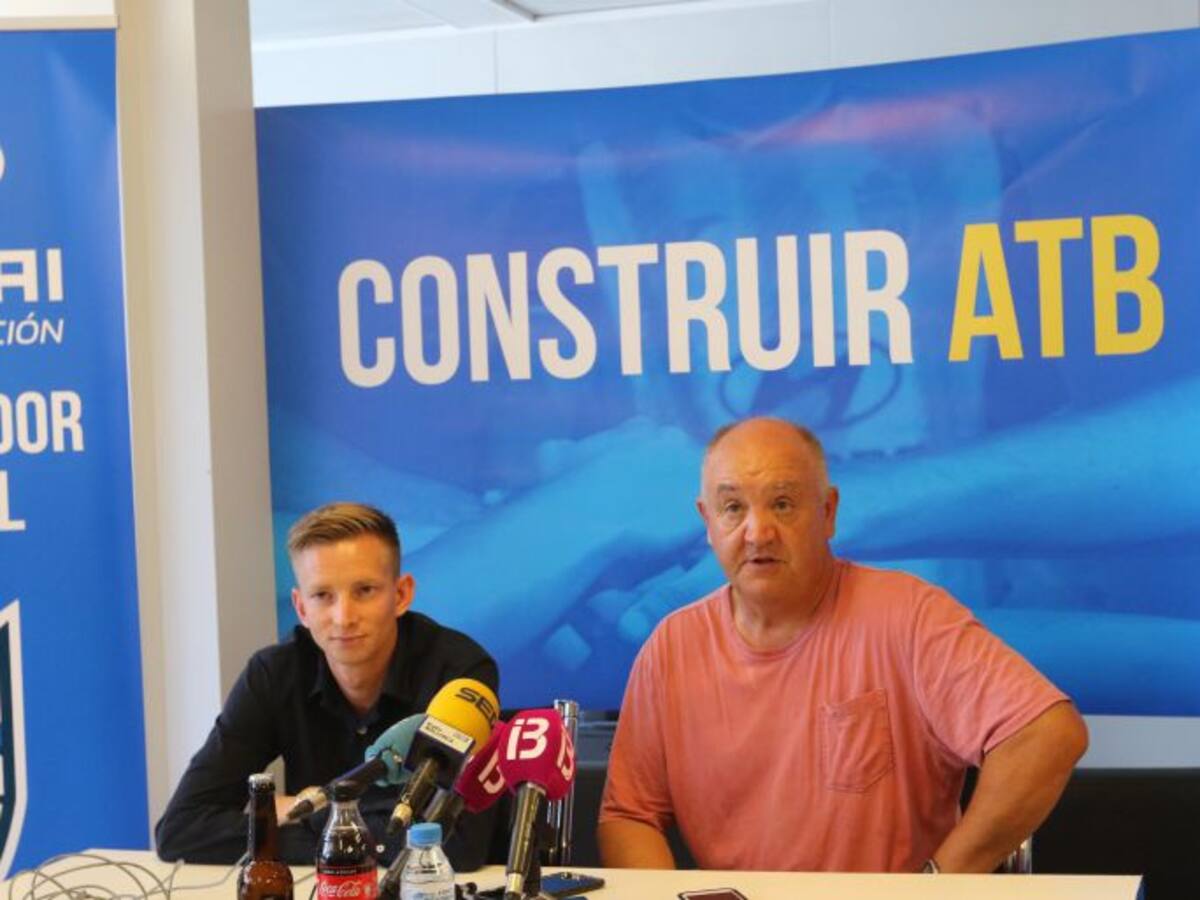 Mandiola: "Necesitamos un extremo en cada banda sí o sí"