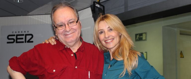 Diego Manrique junto a Cayetana Guillén Cuervo en &#039;La banda sonora&#039; de &#039;Hoy por hoy&#039;.