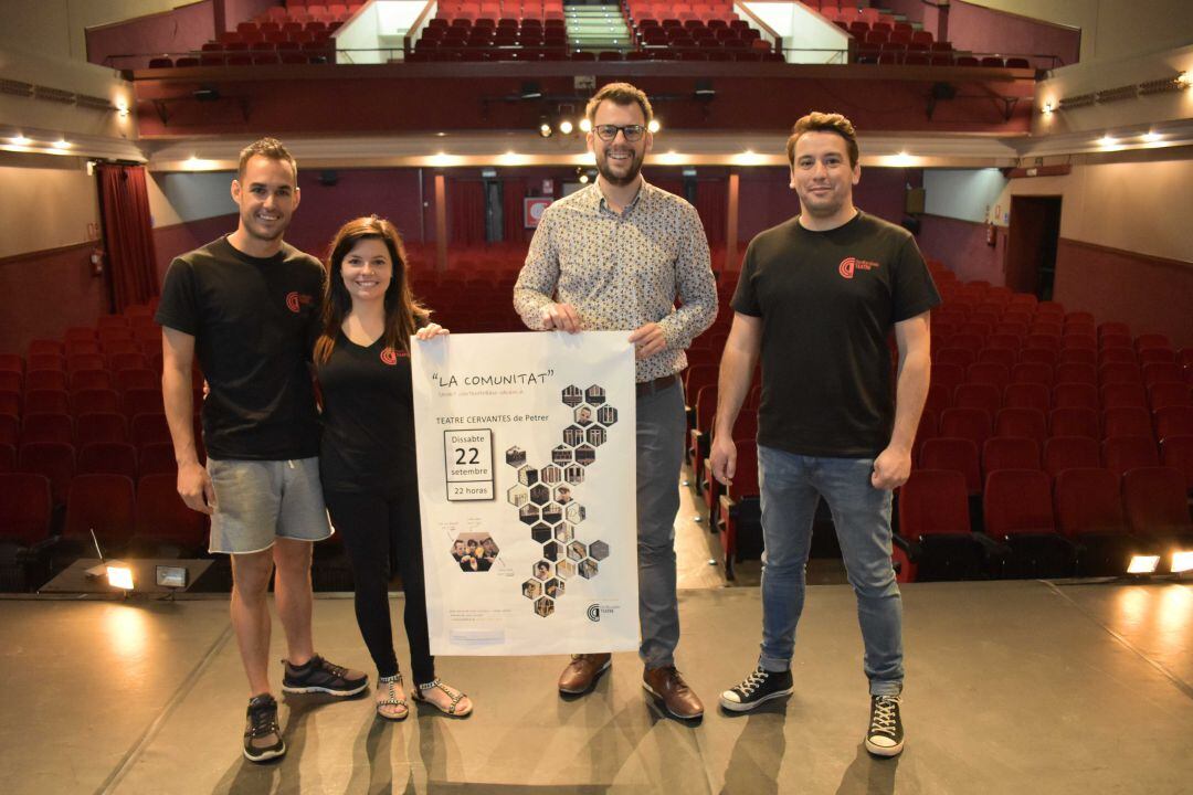 Presesentación de La Comunitat en el Teatro Cervantes de Petrer 
